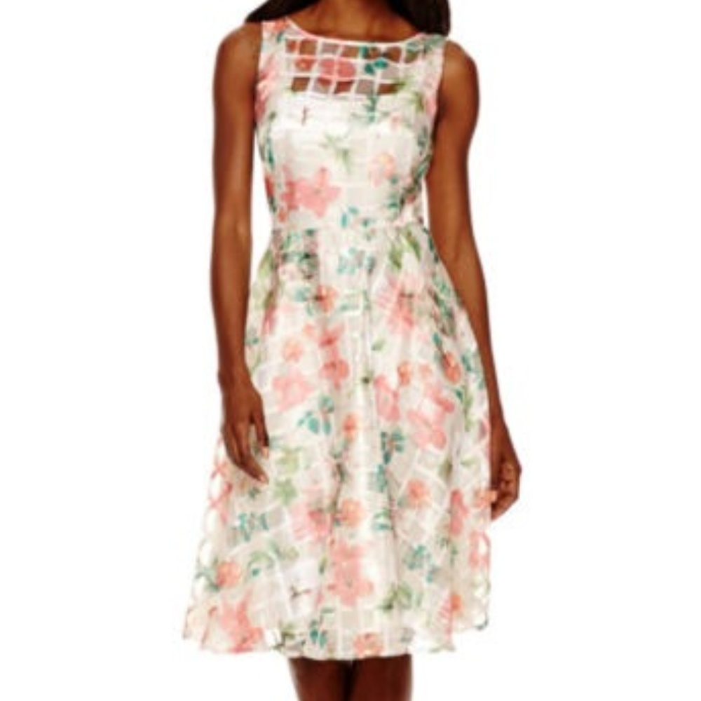 Danny & Nicole Women's Dress Size 4 NEW!